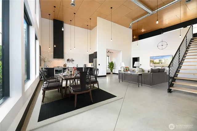 $1,300,000 | 13001 40th Avenue South, Tukwila, WA 98168