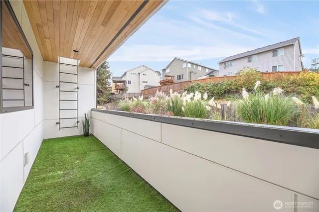 $1,300,000 | 13001 40th Avenue South, Tukwila, WA 98168