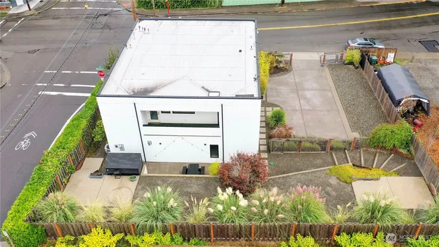 $1,300,000 | 13001 40th Avenue South, Tukwila, WA 98168