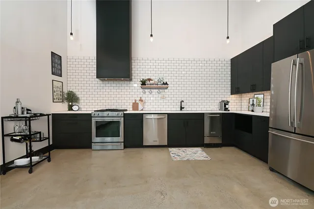 $1,300,000 | 13001 40th Avenue South, Tukwila, WA 98168