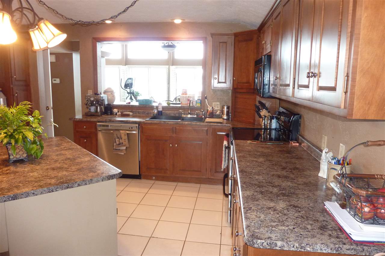 2526 Wolfs Point Drive Rochester, IN 46975 - Photo 5 of 28