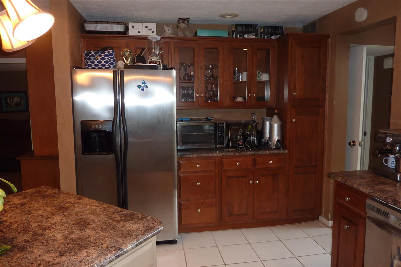 2526 Wolfs Point Drive Rochester, IN 46975 - Photo 7 of 28