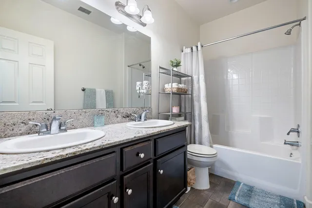 $479,000 | 2459 Lombard Lane, Clovis, CA 93619