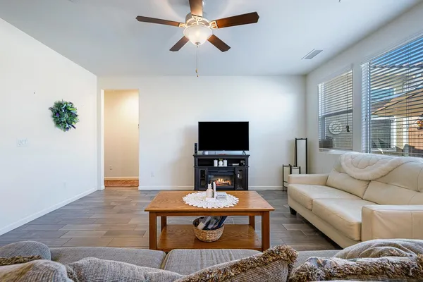 $465,000 | 2459 Lombard Lane, Clovis, CA 93619