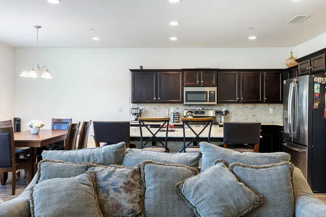 $479,000 | 2459 Lombard Lane, Clovis, CA 93619