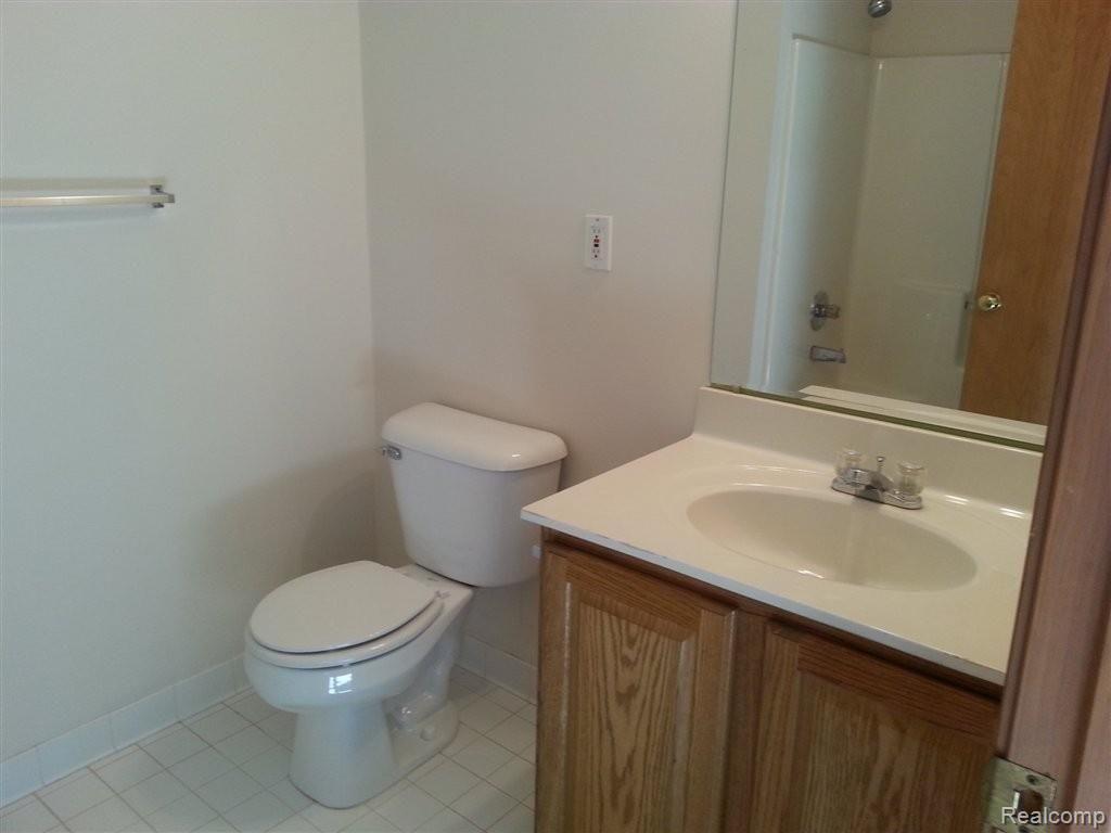 19032 Stonewood Road Riverview, MI 48193 - Photo 10 of 27 2013-09-10 10.31.24.jpg