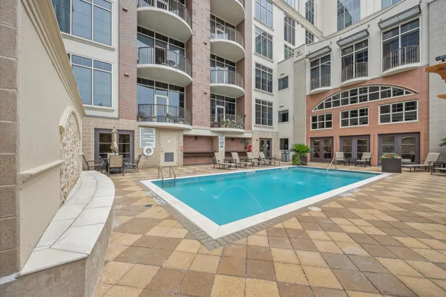 $260,000 | 1616 Fountain View Drive, Unit 209, Houston, TX 77057
