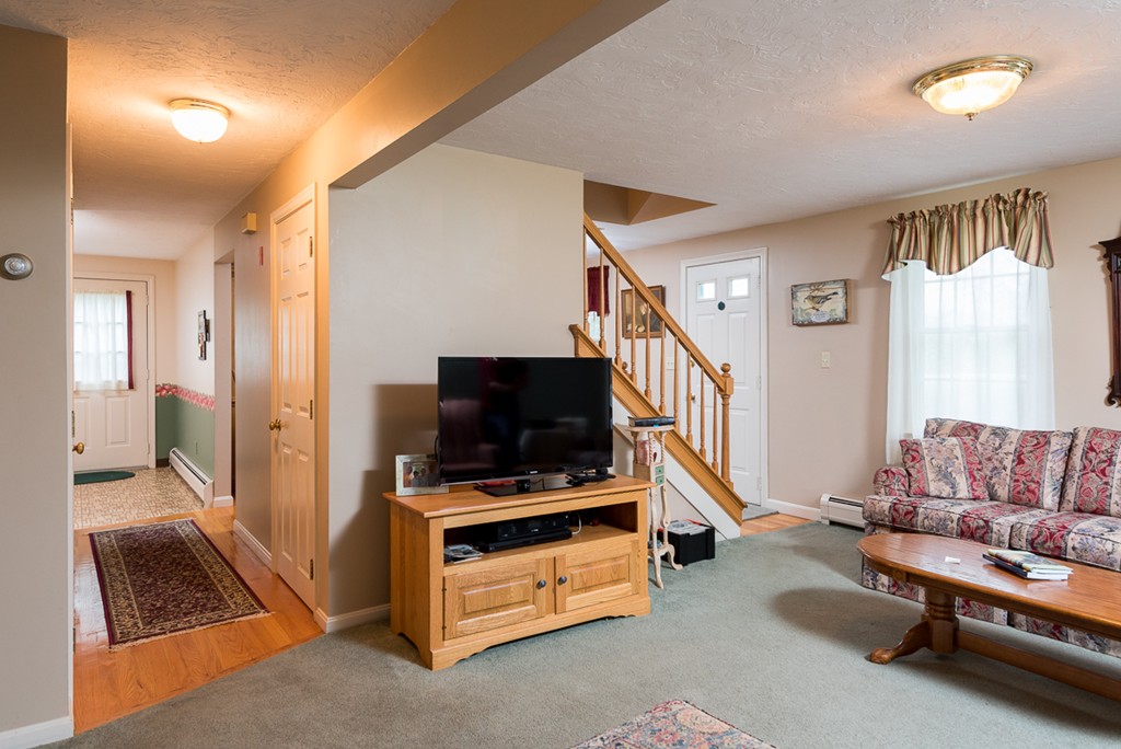 8 Keith Avenue Kingston, MA 02364 - Photo 6 of 20