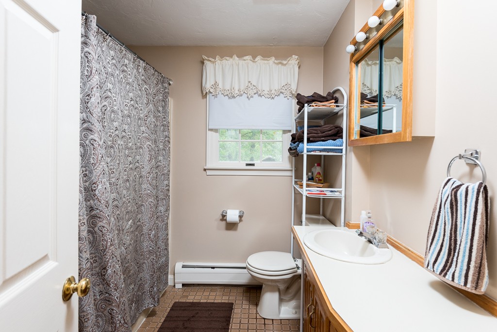 8 Keith Avenue Kingston, MA 02364 - Photo 7 of 20