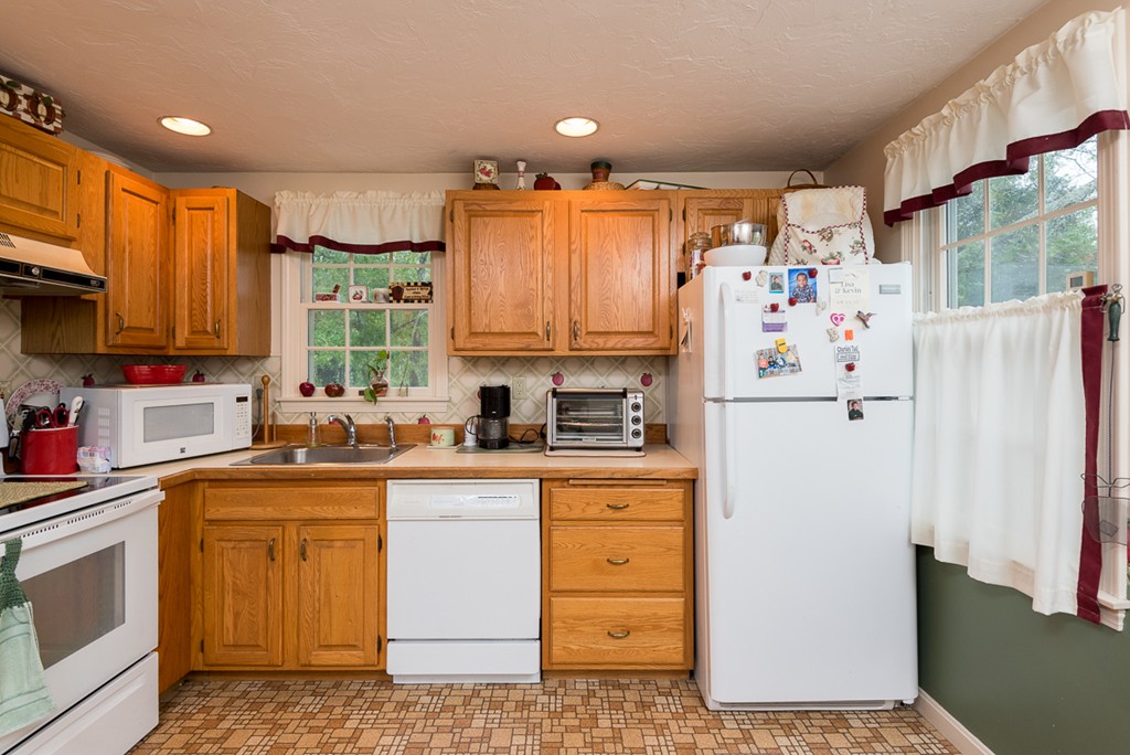 8 Keith Avenue Kingston, MA 02364 - Photo 8 of 20