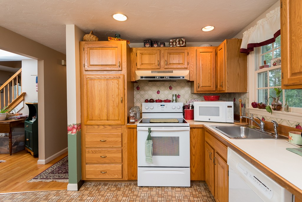 8 Keith Avenue Kingston, MA 02364 - Photo 9 of 20