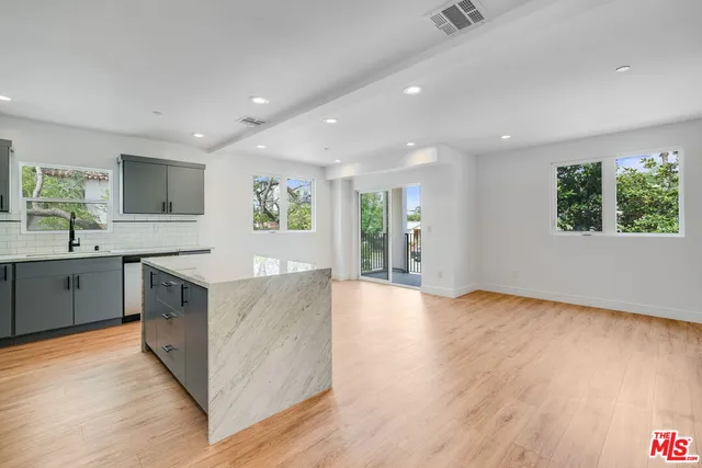 $6,595 | 1433 South Crescent Heights Boulevard, Los Angeles, CA 90035