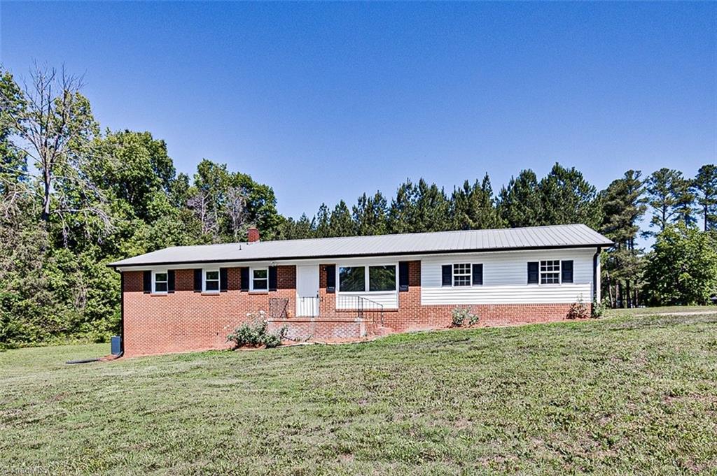 995 Farmer Road Denton, NC 27239 - Photo 2 of 33