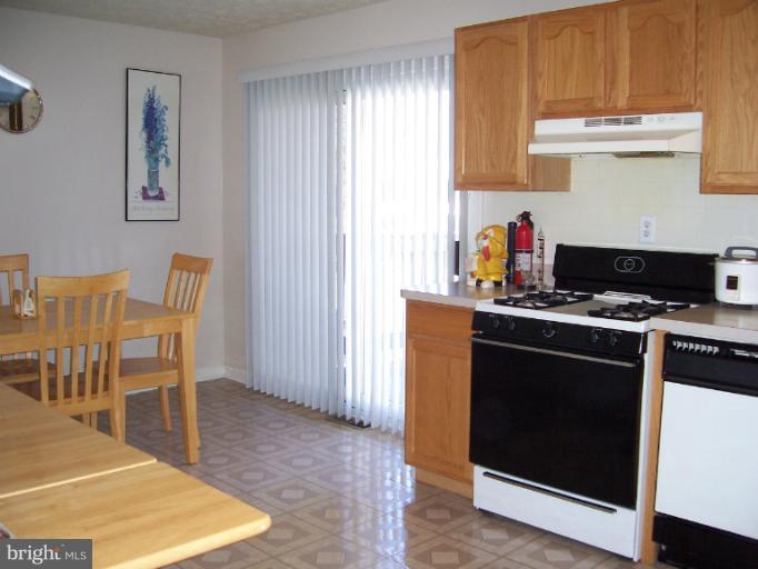 1151 Harvard Road Waldorf, MD 20602 - Photo 10 of 30 Kitchen