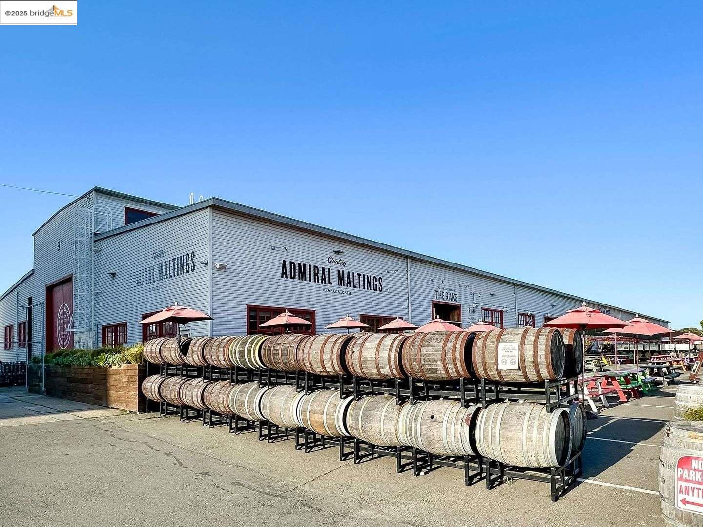 325 Kitty Hawk Road, Unit 207 Alameda, CA 94501 - Photo 41 of 43 a view of a chairs and table in the patio