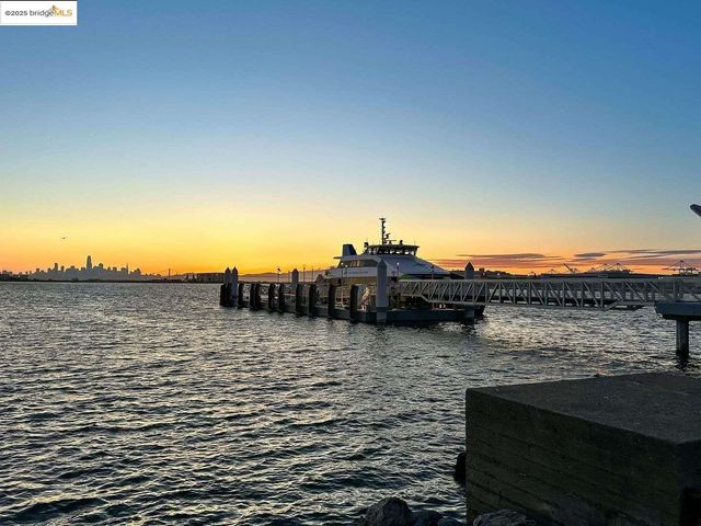 $489,000 | 325 Kitty Hawk Road, Unit 207, Alameda, CA 94501