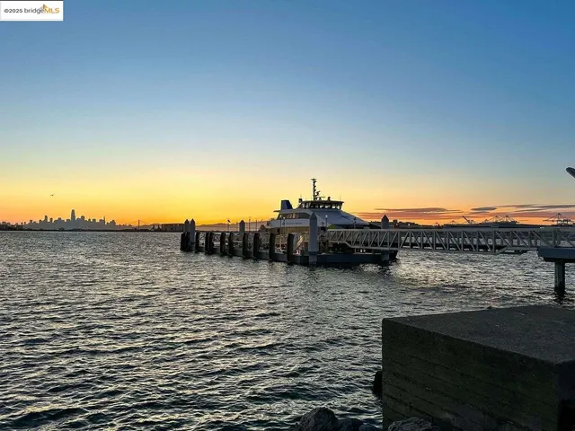 $489,000 | 325 Kitty Hawk Road, Unit 207, Alameda, CA 94501