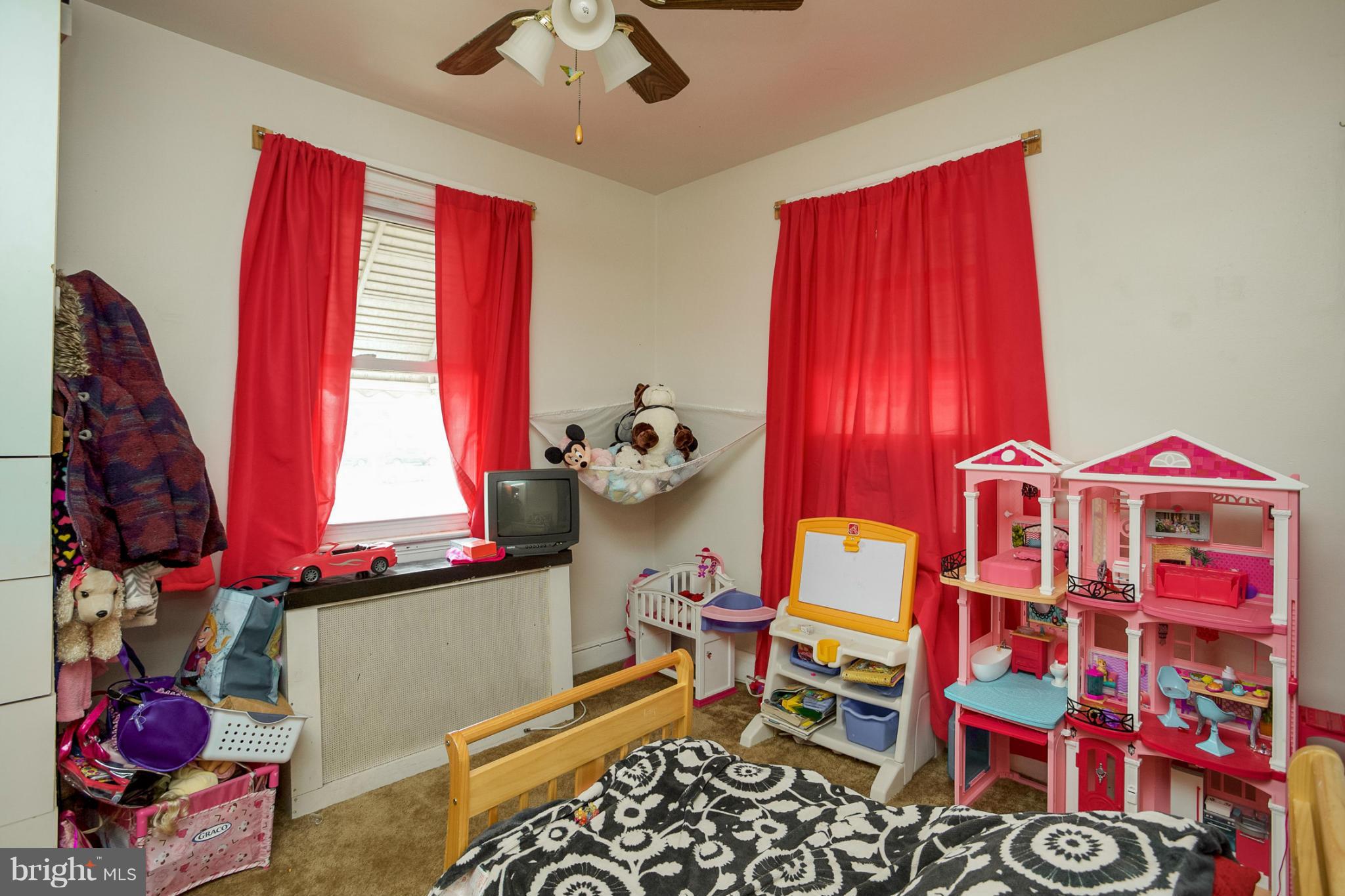 6601 North Point Road Baltimore, MD 21219 - Photo 20 of 30 Bedroom 3