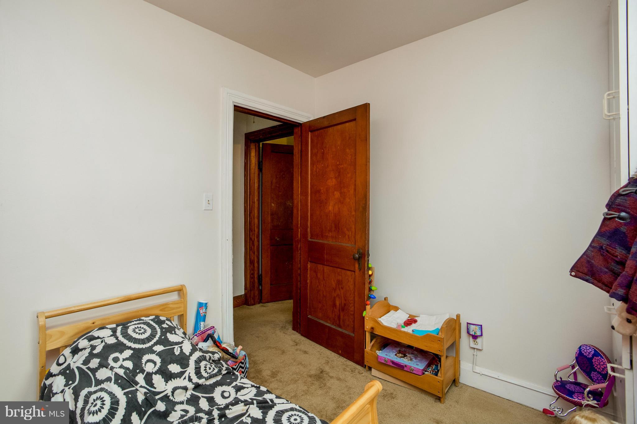 6601 North Point Road Baltimore, MD 21219 - Photo 21 of 30 Bedroom 3