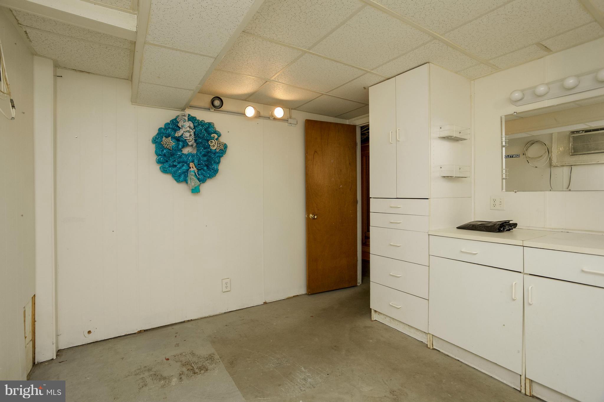 6601 North Point Road Baltimore, MD 21219 - Photo 23 of 30 Basement