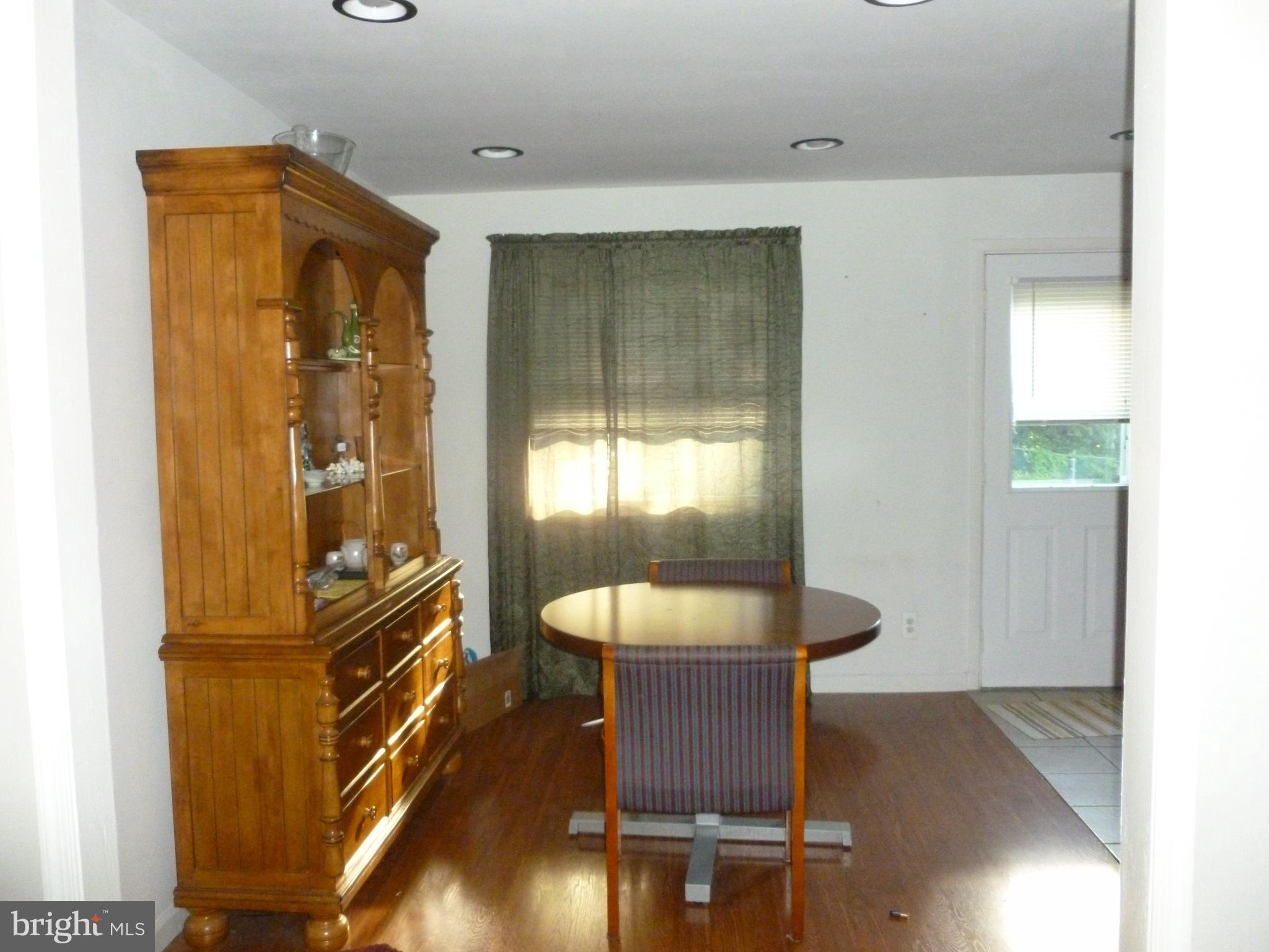 506 Old Home Road Baltimore, MD 21206 - Photo 5 of 16 Dining Room