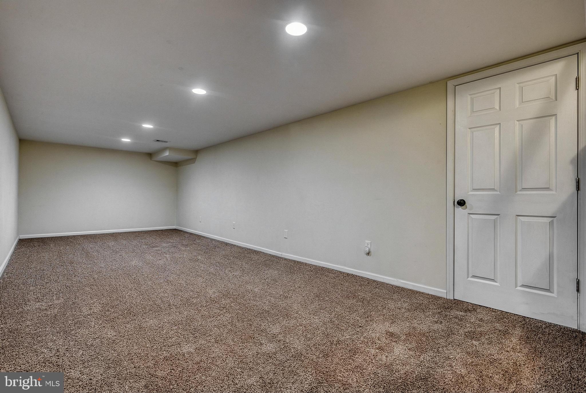 809 Flintlock Ridge Road Mechanicsburg, PA 17055 - Photo 32 of 46 a view of empty room