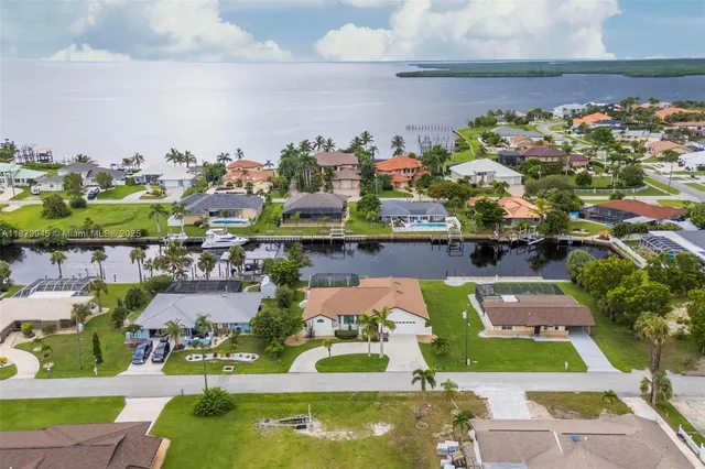 $5,500 | 105 Sinclair Street Southeast, Port Charlotte, FL 33952