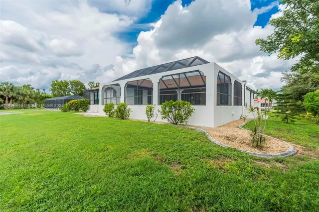 $5,500 | 105 Sinclair Street Southeast, Port Charlotte, FL 33952