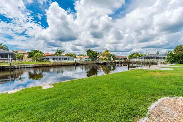 $5,500 | 105 Sinclair Street Southeast, Port Charlotte, FL 33952