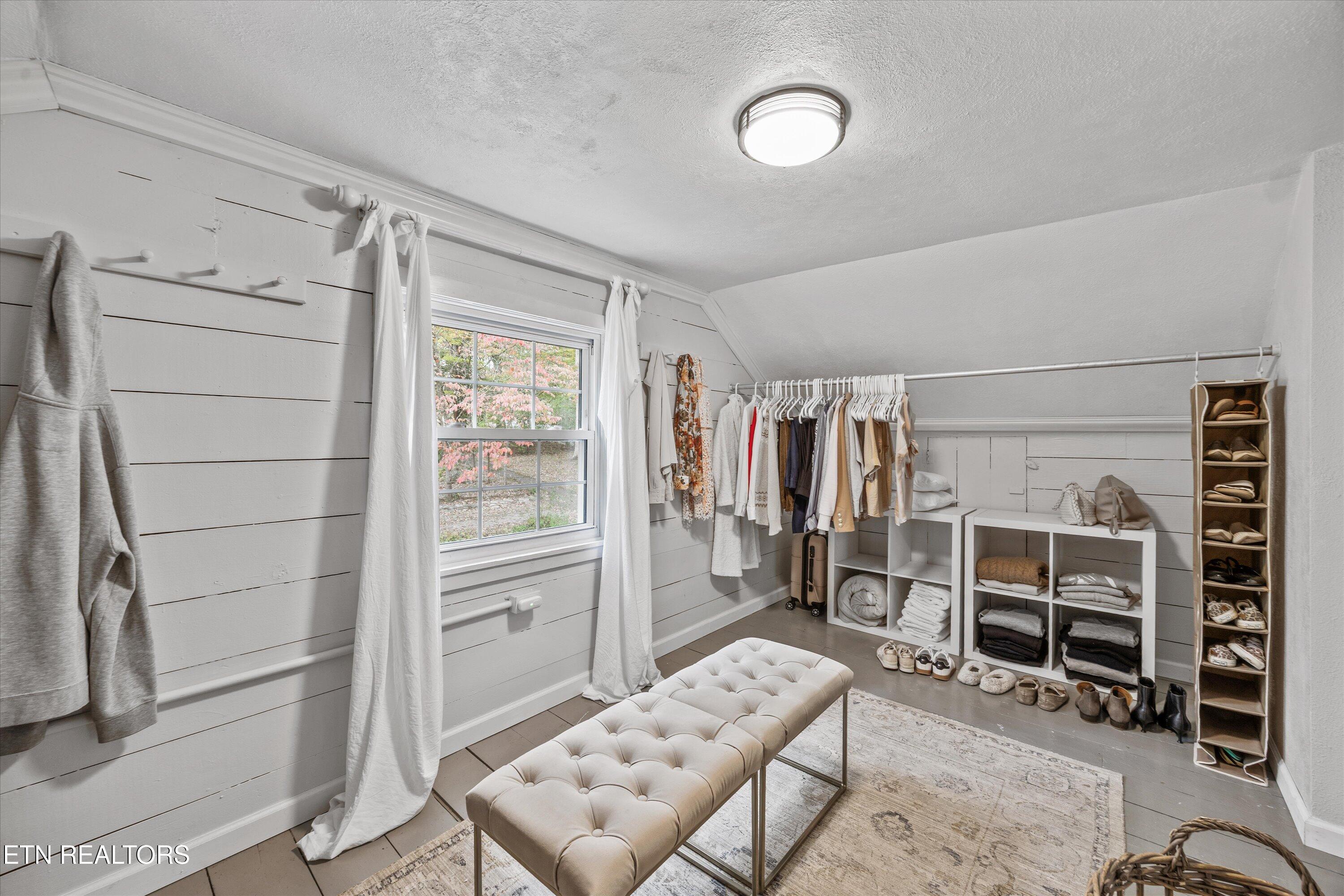 129 West Norris Road Norris, TN 37828 - Photo 18 of 43 PRIMARY CLOSET