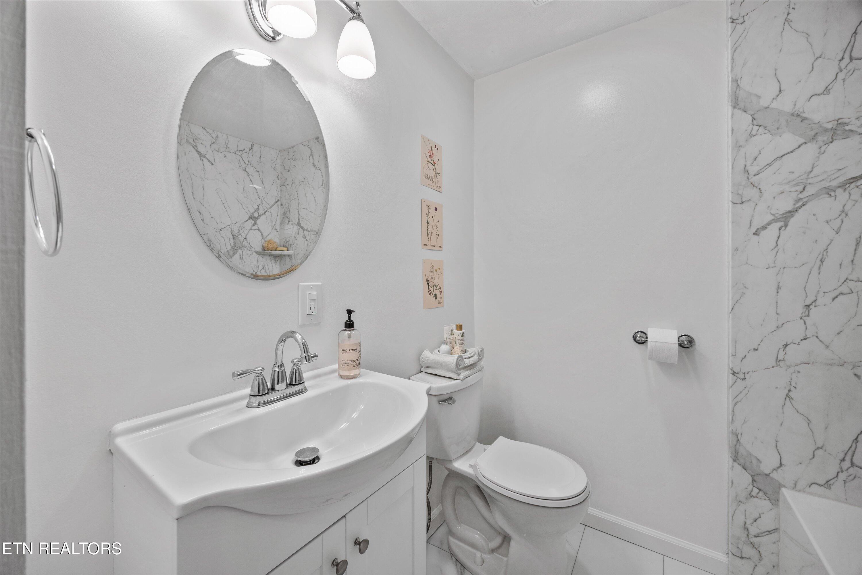 129 West Norris Road Norris, TN 37828 - Photo 23 of 43 Secondary Bath