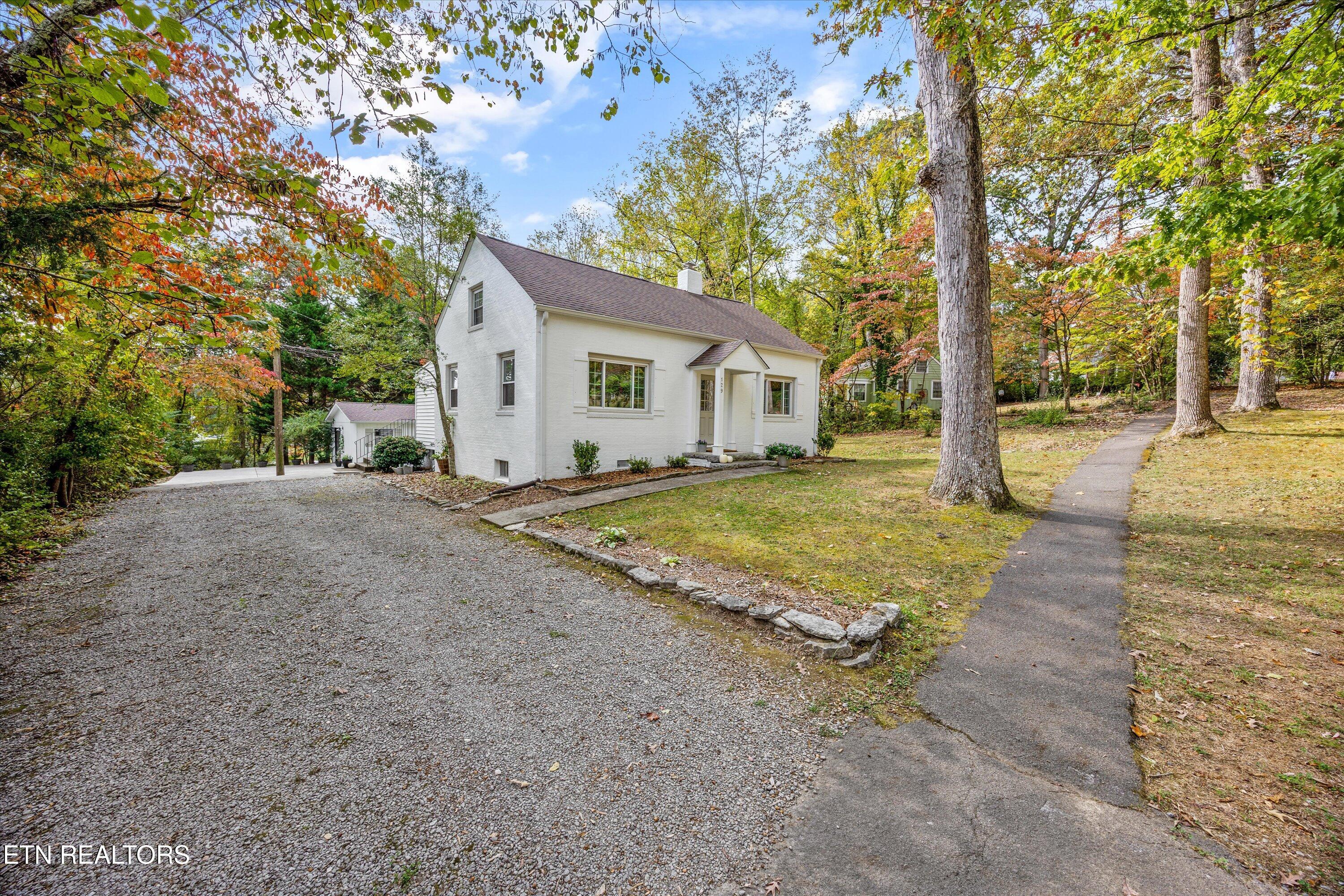 129 West Norris Road Norris, TN 37828 - Photo 38 of 42 DRIVEWAY