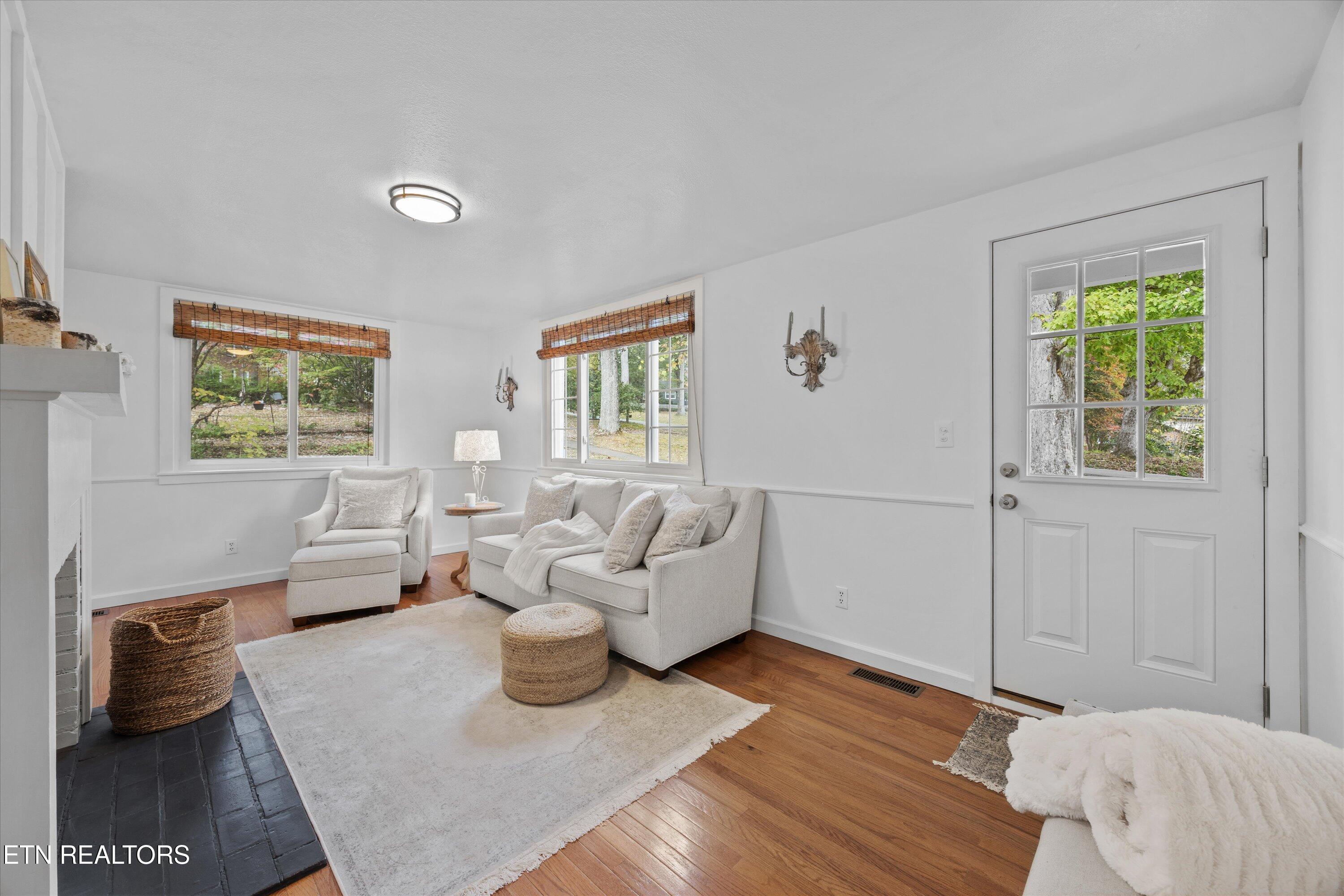 129 West Norris Road Norris, TN 37828 - Photo 4 of 43 Living Room