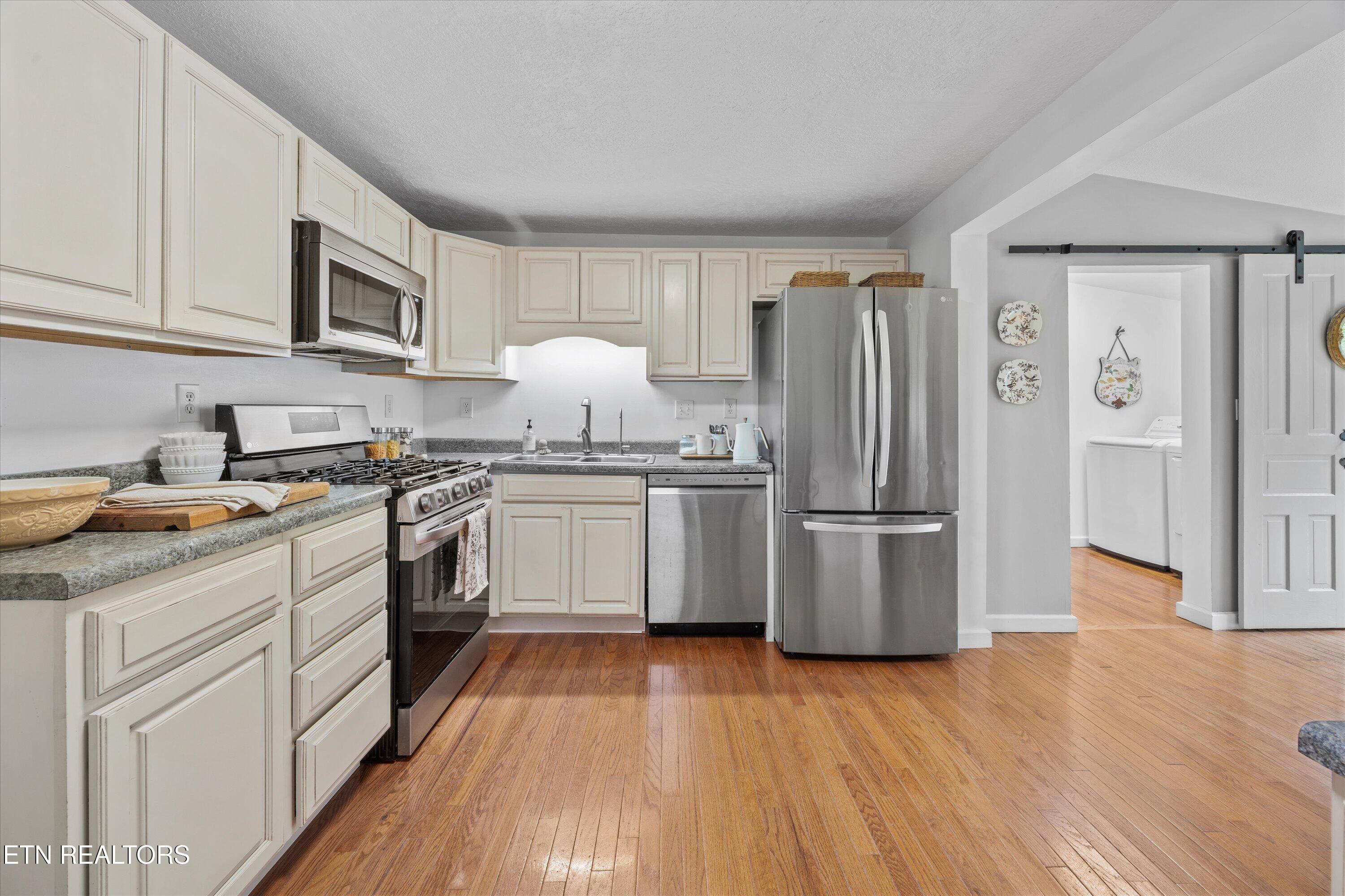 129 West Norris Road Norris, TN 37828 - Photo 9 of 42 KITCHEN 4