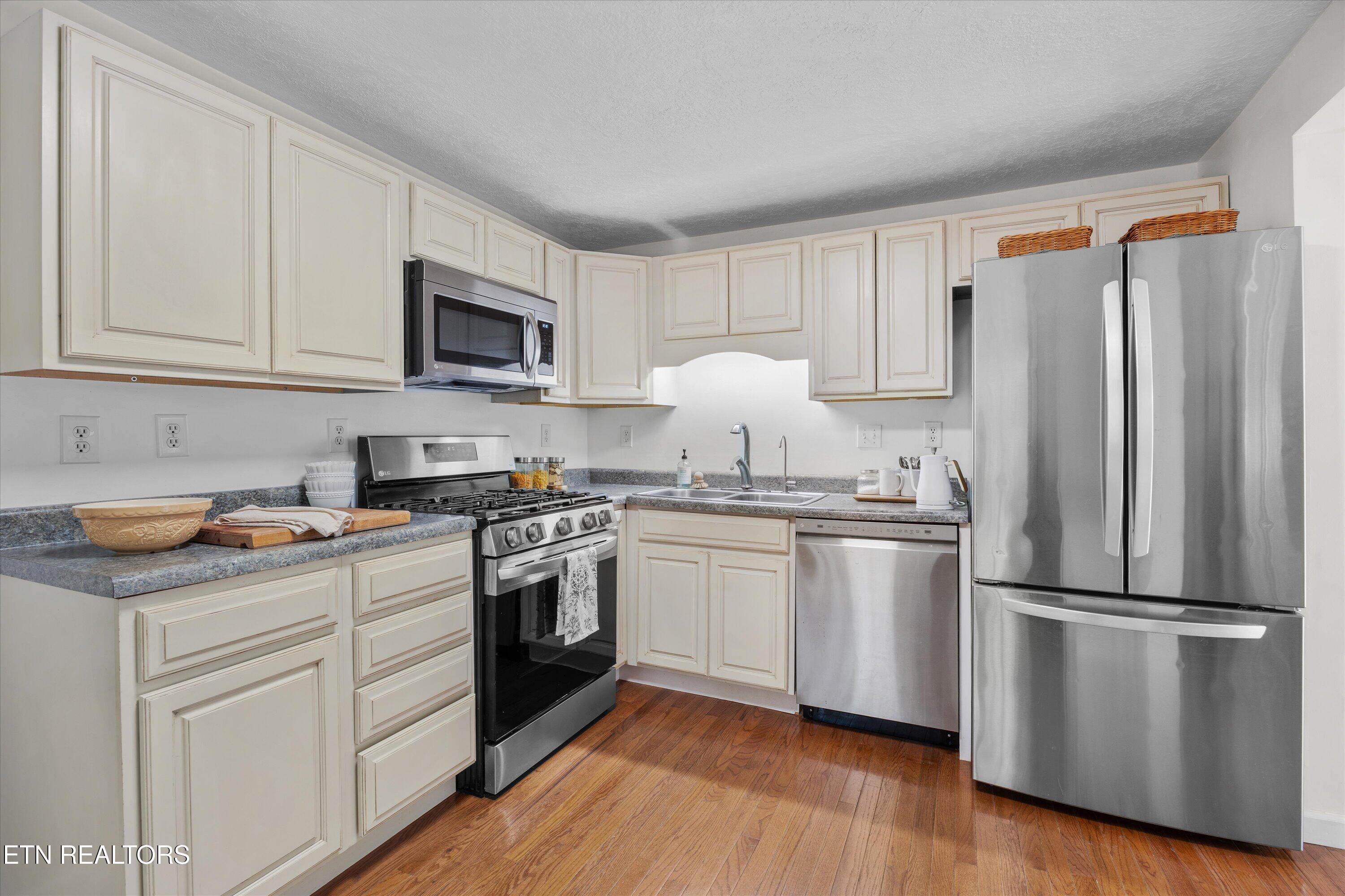 129 West Norris Road Norris, TN 37828 - Photo 10 of 42 KITCHEN 5