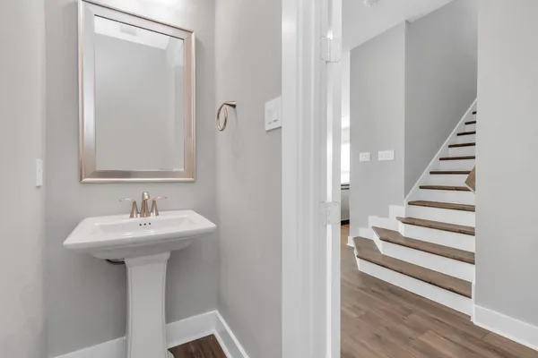 $2,998 | 2705 Brown Lk Street, Houston, TX 77008