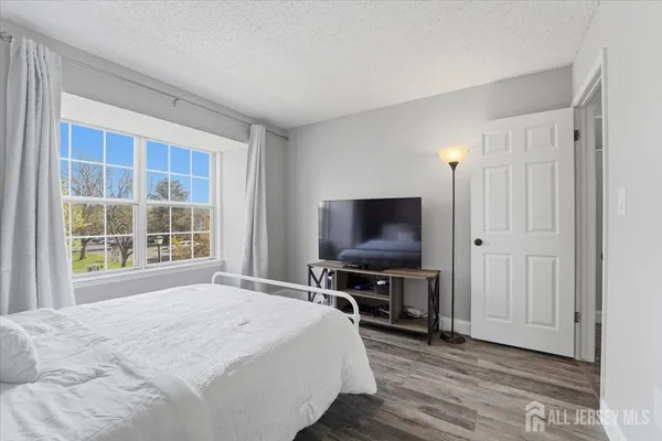 $499,900 | 63 Amberly Court, Franklin Park, NJ 08823