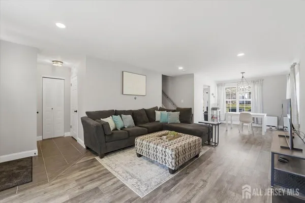 $499,900 | 63 Amberly Court, Franklin Park, NJ 08823