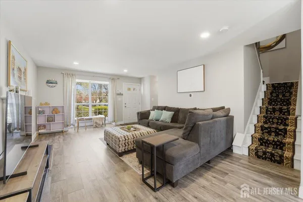 $499,900 | 63 Amberly Court, Franklin Park, NJ 08823