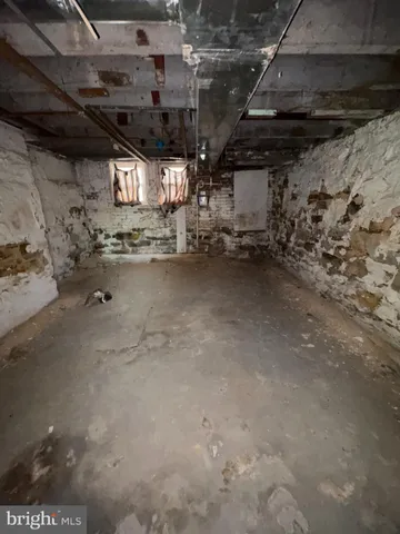 a hallway with entryway