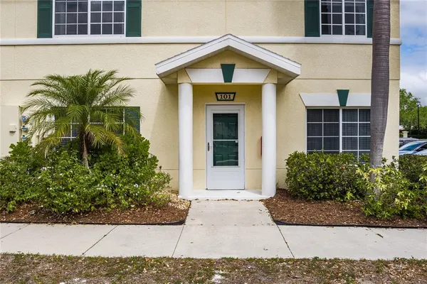 $2,200 | 208 Cape Harbour Loop, Unit 101, Bradenton, FL 34212