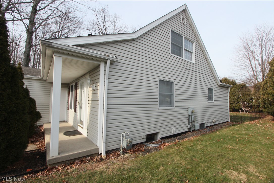 24320 Knickerbocker Road Bay Village, OH 44140 - Photo 2 of 28 Gallery Image 2