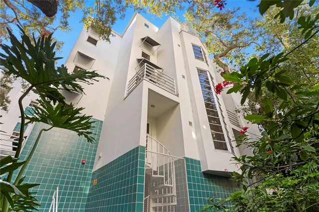 $679,615 | 4950 Bayshore Boulevard, Unit 13C, Tampa, FL 33611