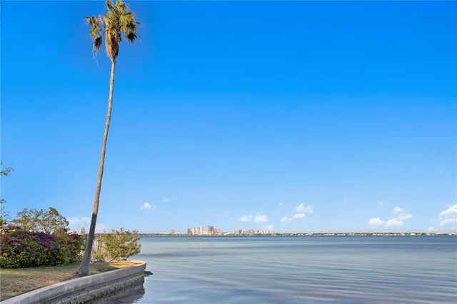 $679,615 | 4950 Bayshore Boulevard, Unit 13C, Tampa, FL 33611