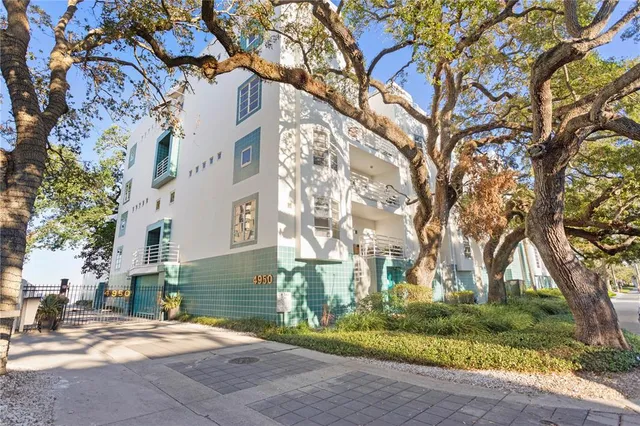 $679,615 | 4950 Bayshore Boulevard, Unit 13C, Tampa, FL 33611