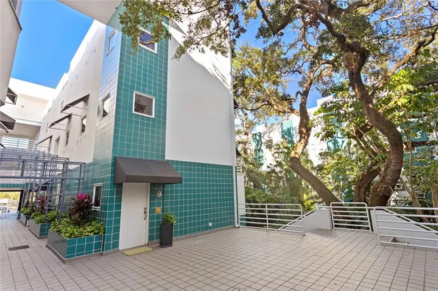 $679,615 | 4950 Bayshore Boulevard, Unit 13C, Tampa, FL 33611