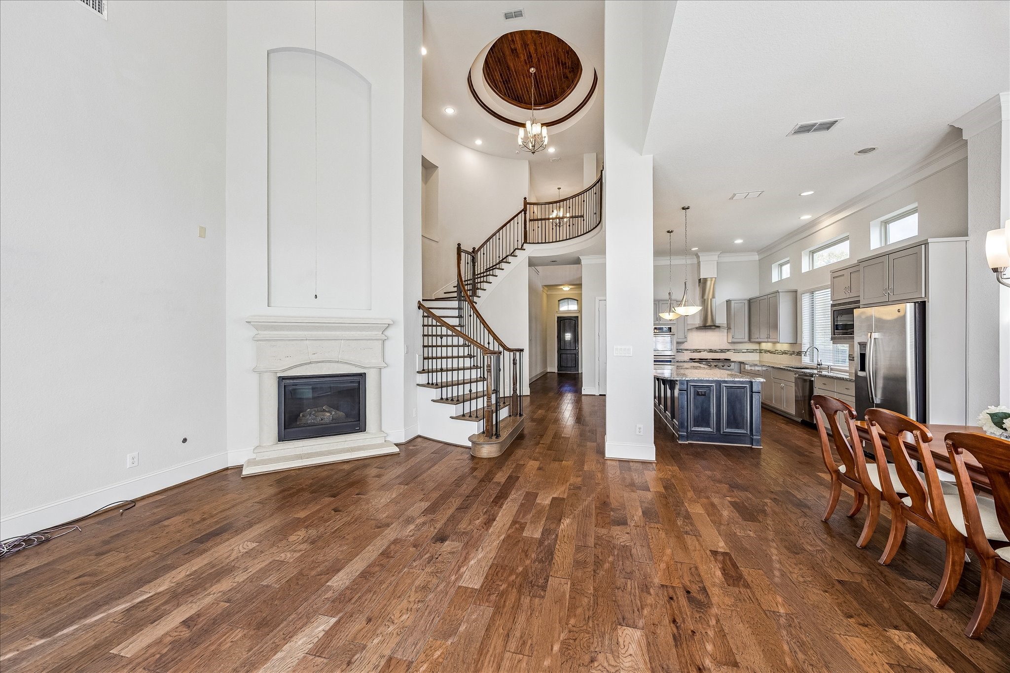 1607 Pinot Circle Houston, TX 77055 - Photo 14 of 43