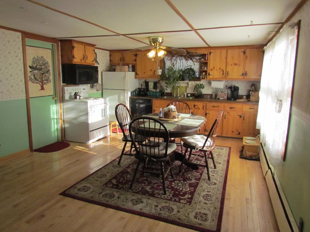 88 South Whitefield Road Whitefield, NH 03598 - Photo 5 of 11