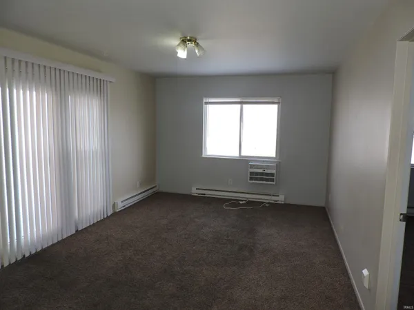 $780 | 502 East Plymouth Street, Unit 4, Bremen, IN 46506