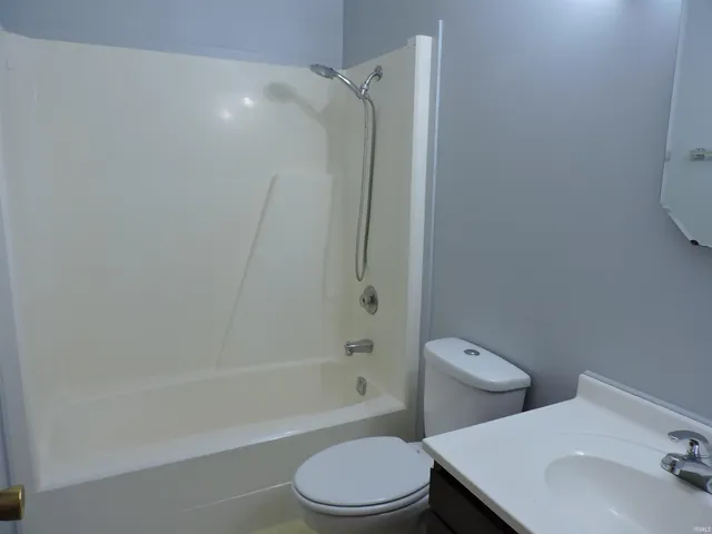 $780 | 502 East Plymouth Street, Unit 4, Bremen, IN 46506